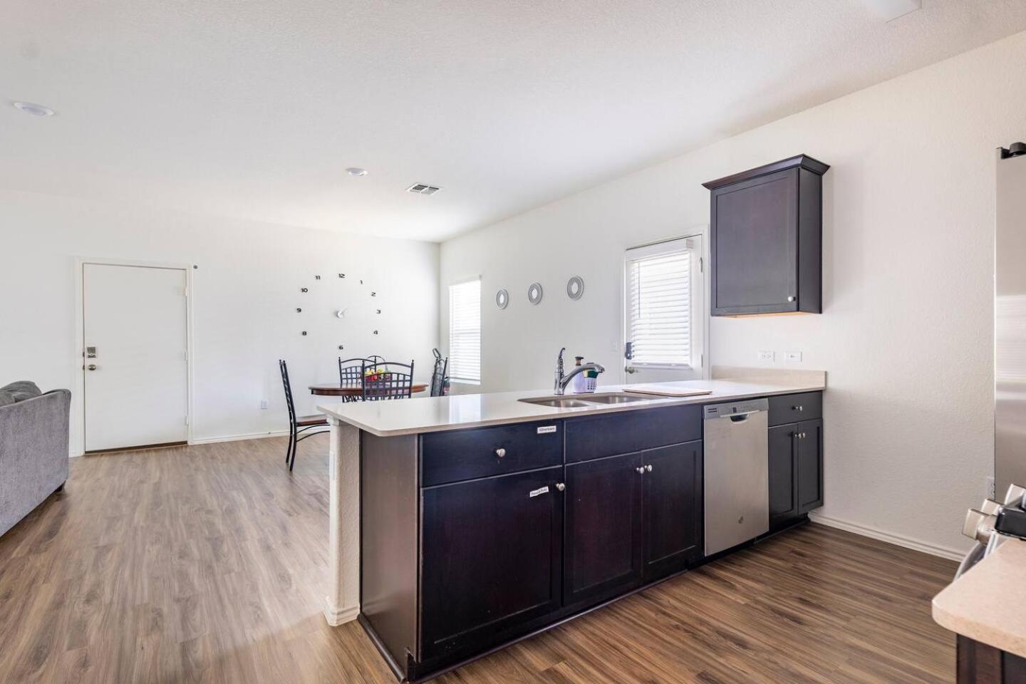 Contemporary Near Downtown & Airport Holiday home Austin
