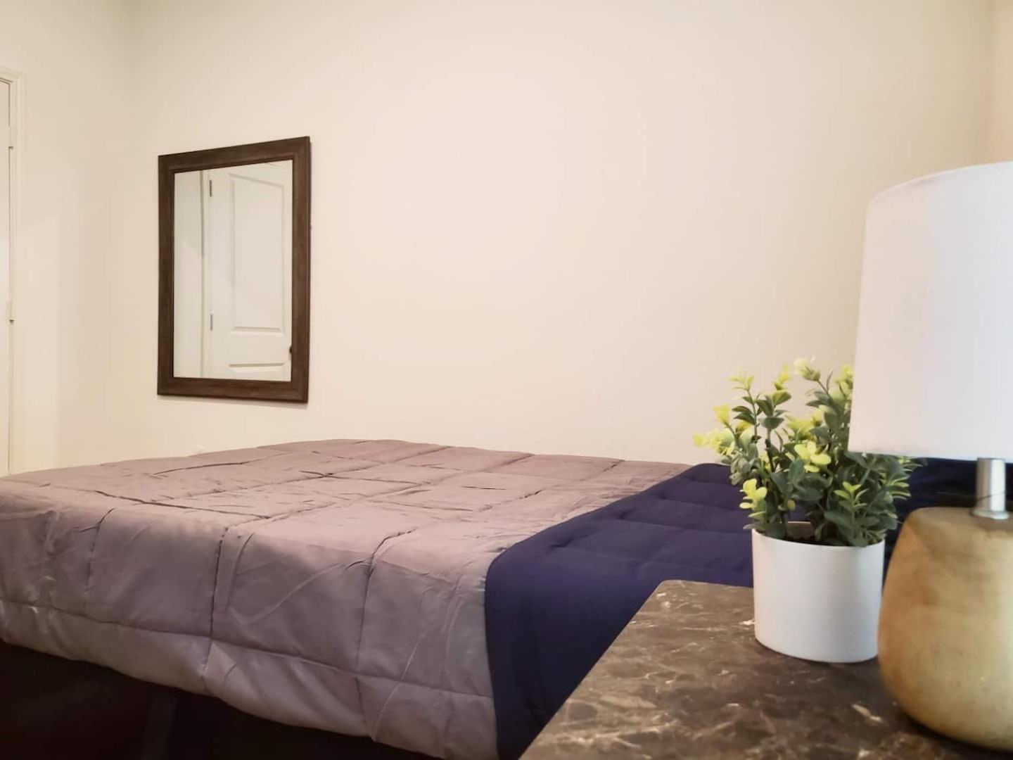 Contemporary Near Downtown & Airport