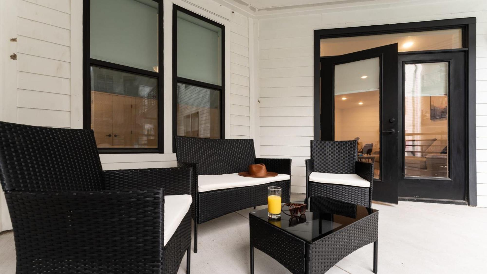 Downtown With Pool And Trail Access Apartment Austin
