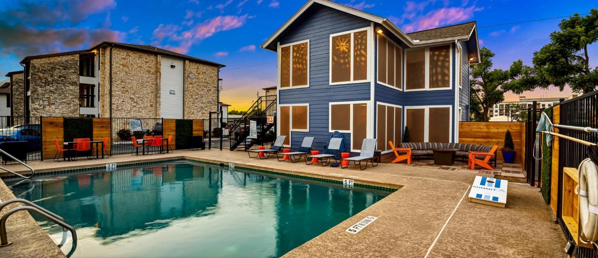 North Lamar Gem: 1br Pool Bbq