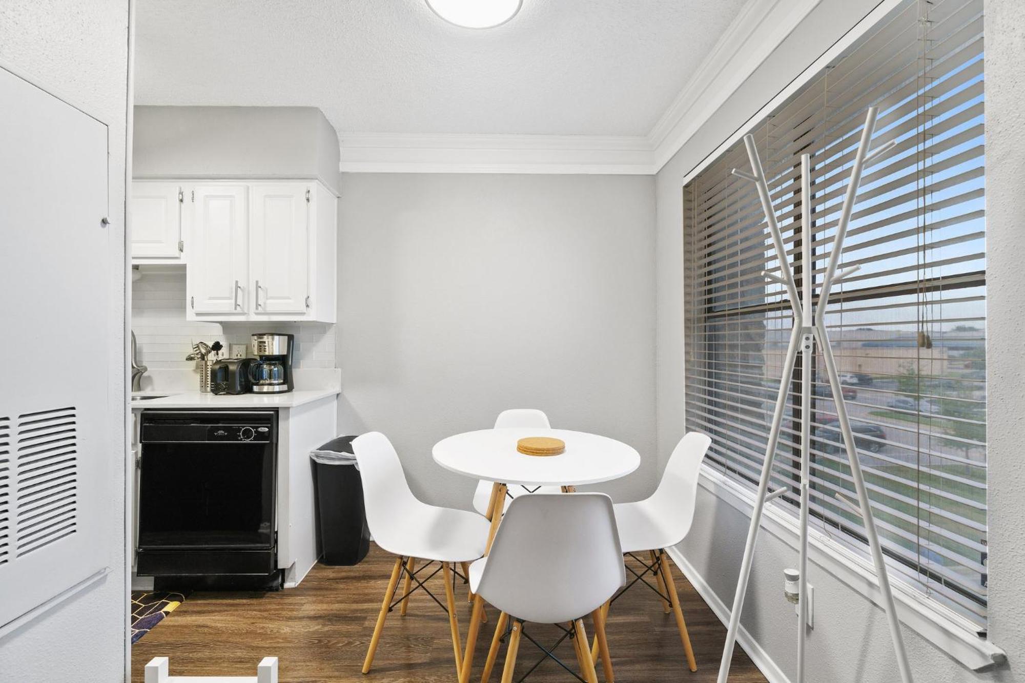 North Lamar Gem: 1br Pool Bbq Austin