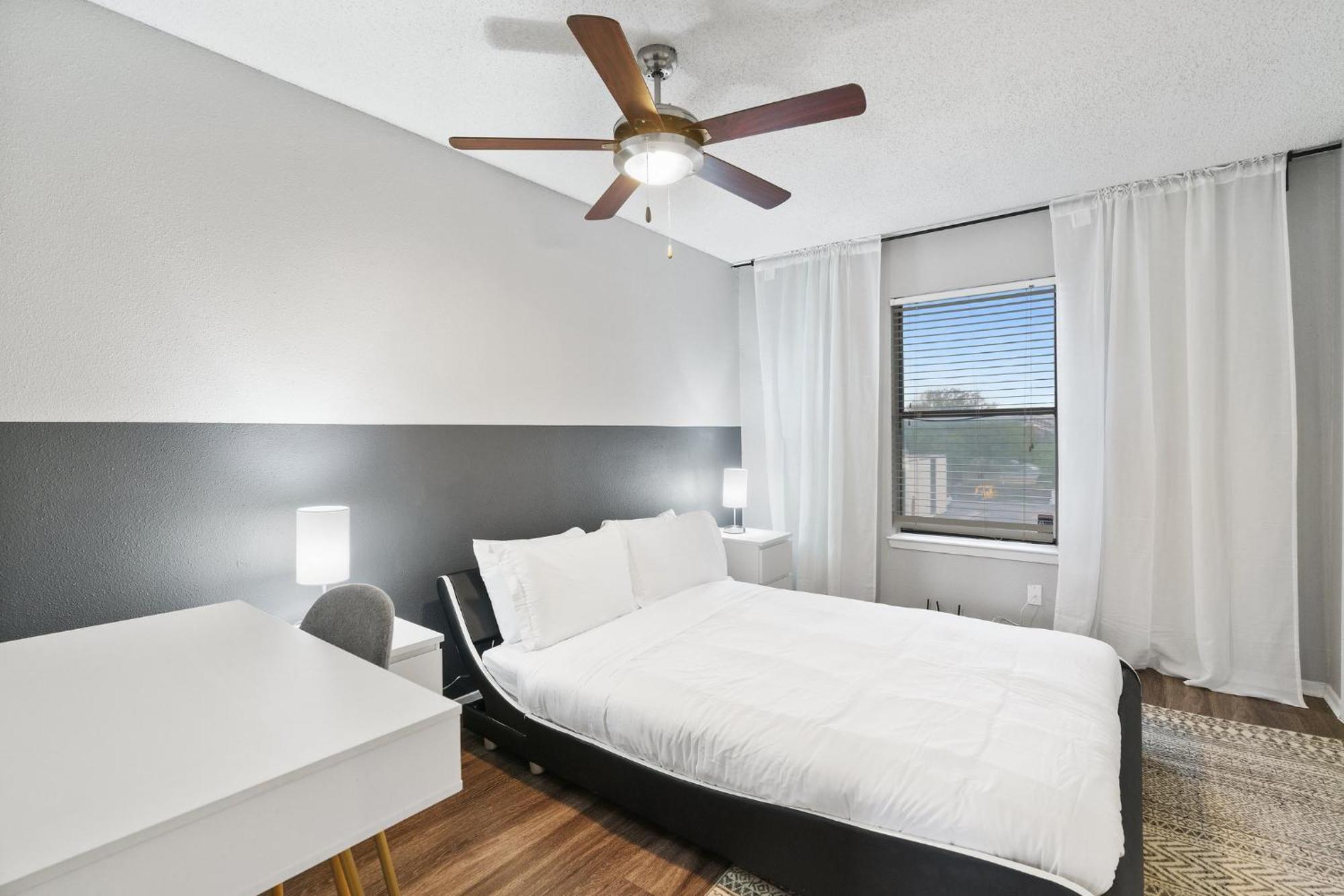 North Lamar Gem: 1br Pool Bbq Apartment