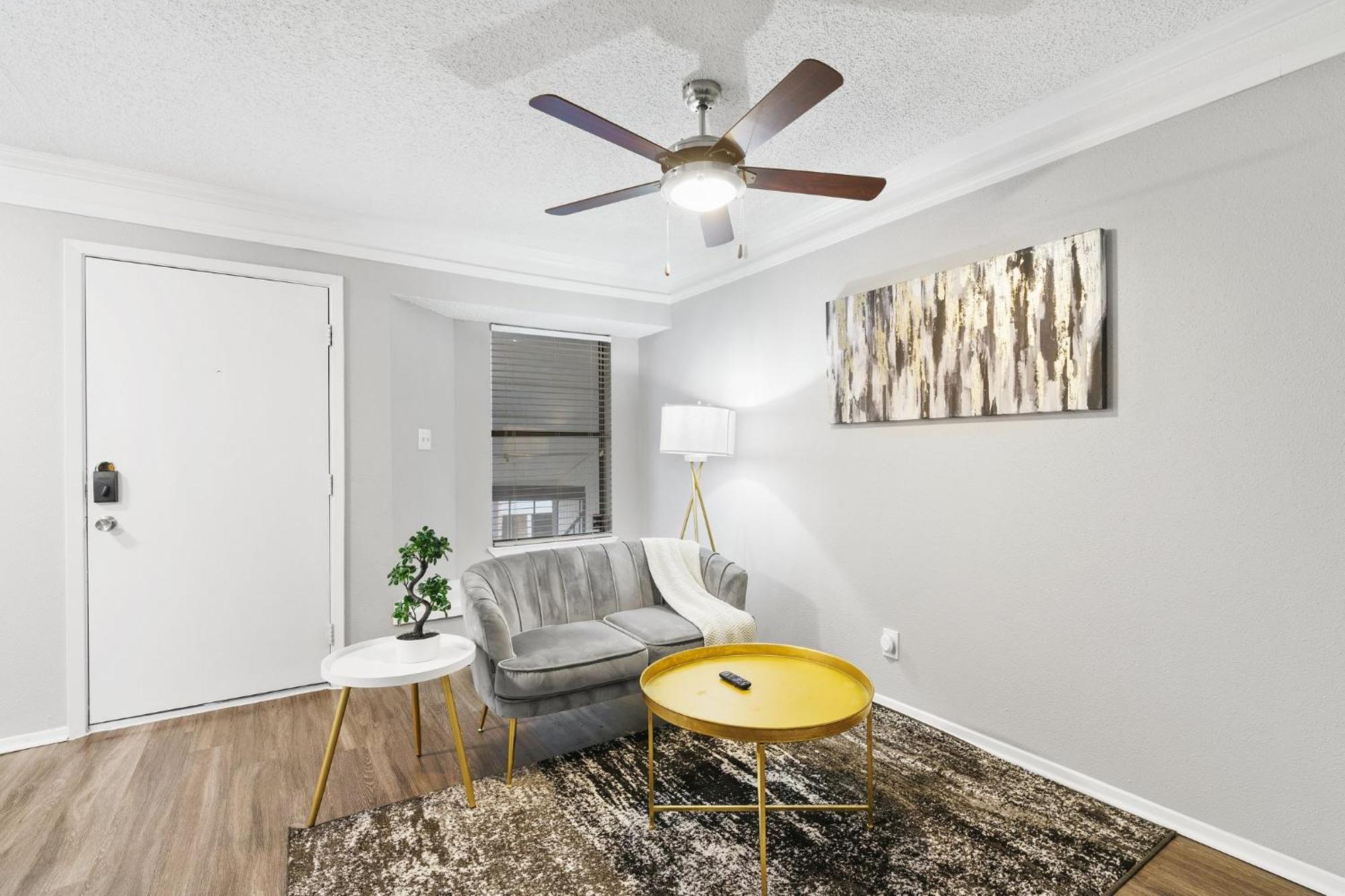 Apartment North Lamar Gem: 1br Pool Bbq Austin