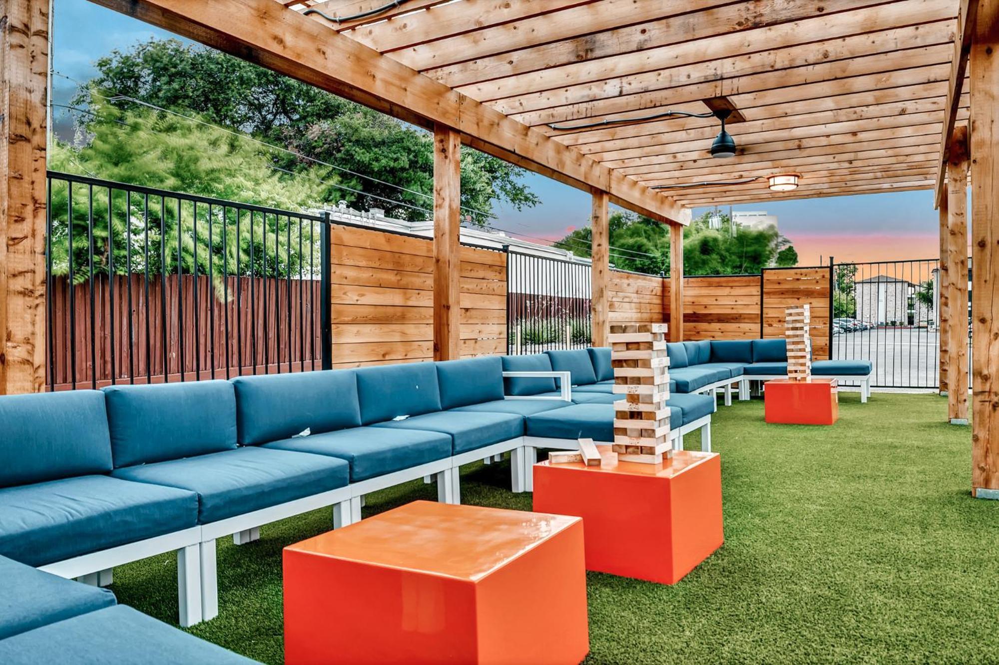 Apartment North Lamar Gem: 1br Pool Bbq