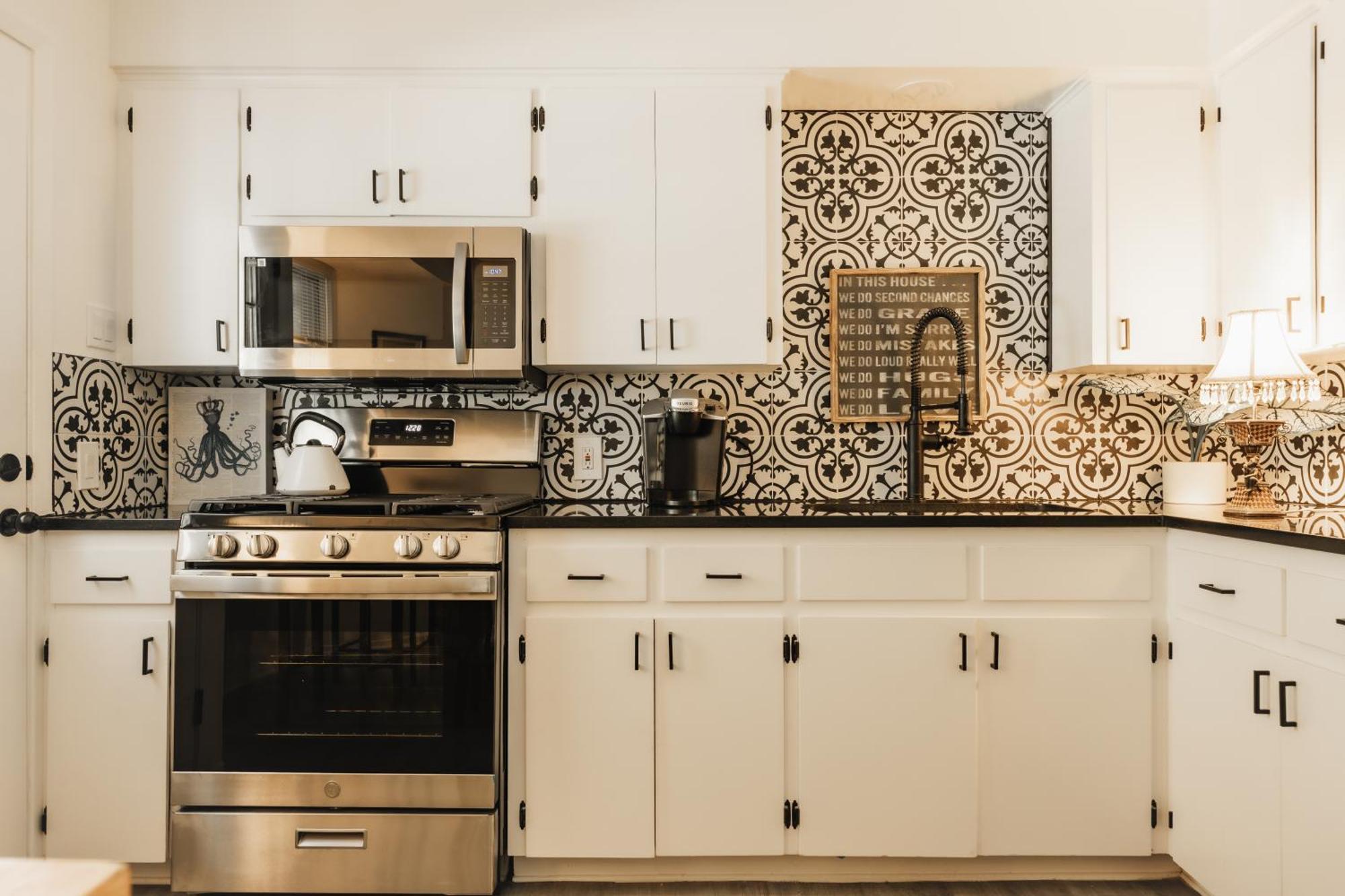 Garden Oasis With Cowboy Pool, & Movie Nights By Soco Holiday home Austin