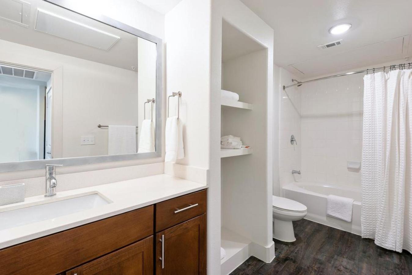 Apartment Landing At Preserve At Rolling Oaks - 2 Bedrooms In Rolling Oaks Austin