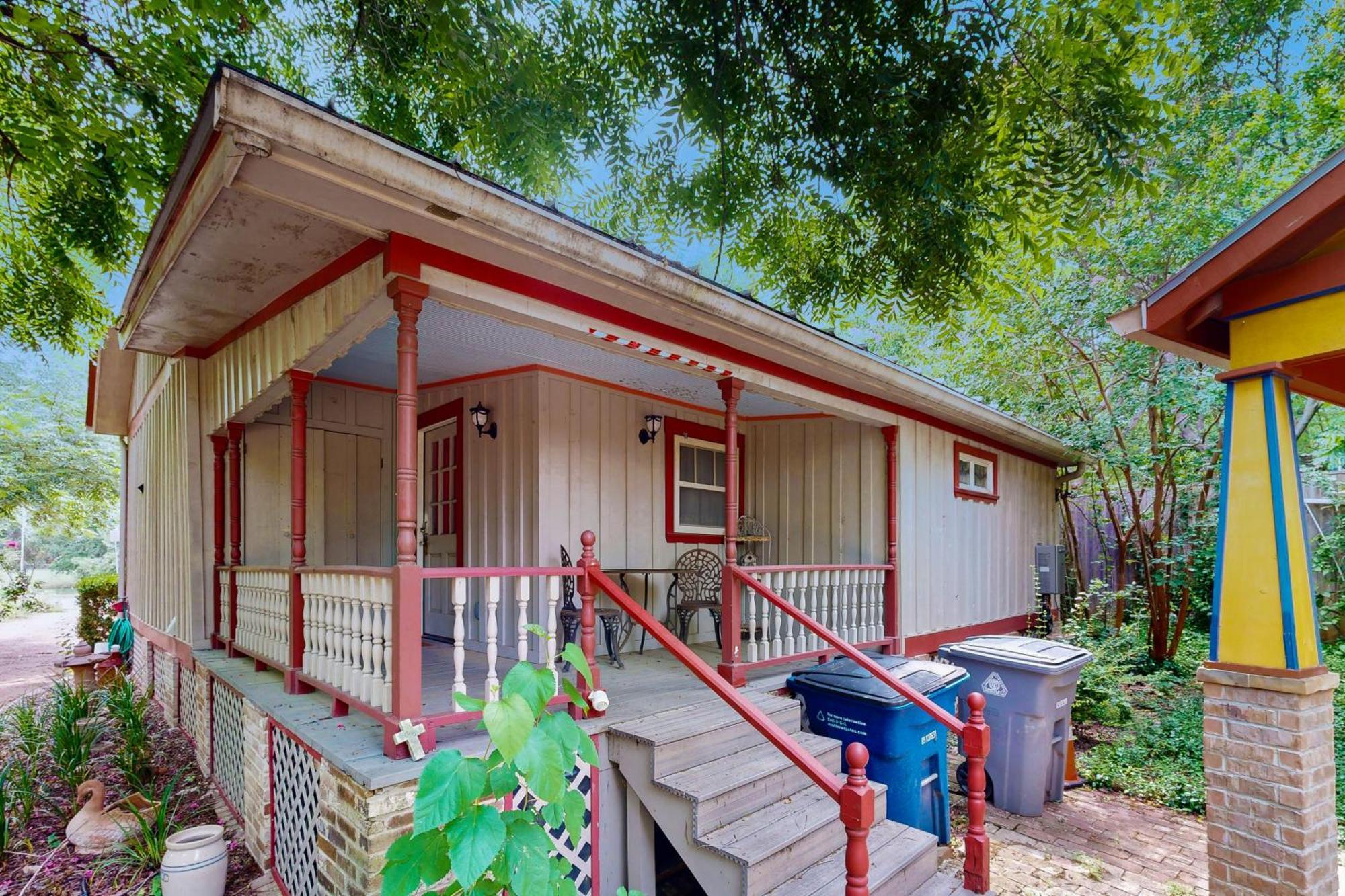 Holiday home Little House On Monroe Austin