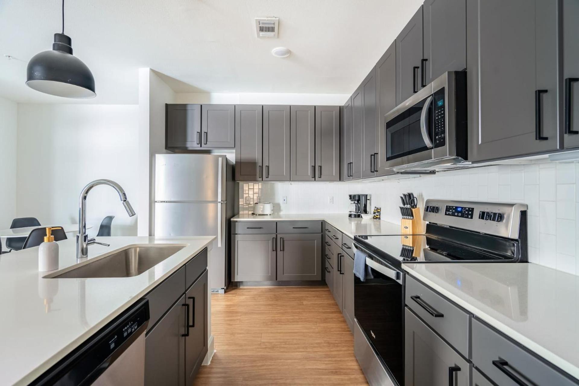 Downtown With Pool And Trail Access Apartment Austin