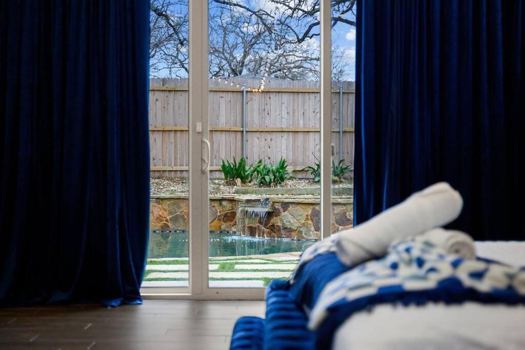 Pet Friendly Retreat In With Pool-backyard Holiday home *