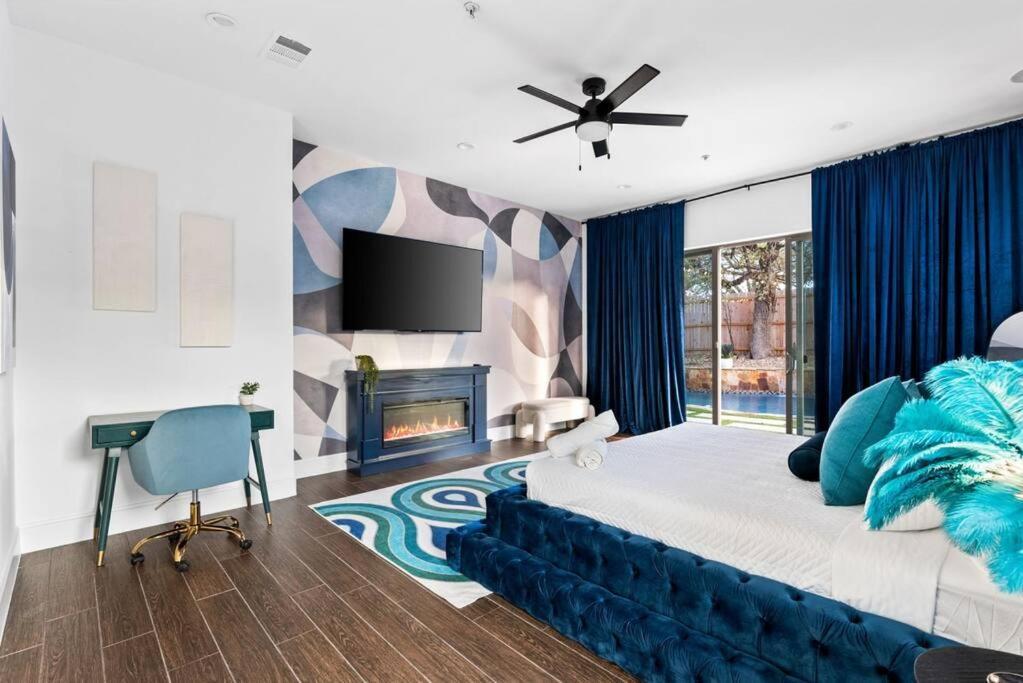 Holiday home Pet Friendly Retreat In With Pool-backyard *