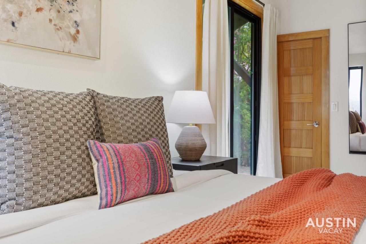 Stylish Boho Loft W Free Prkg With Luxurious King Bed Holiday home
