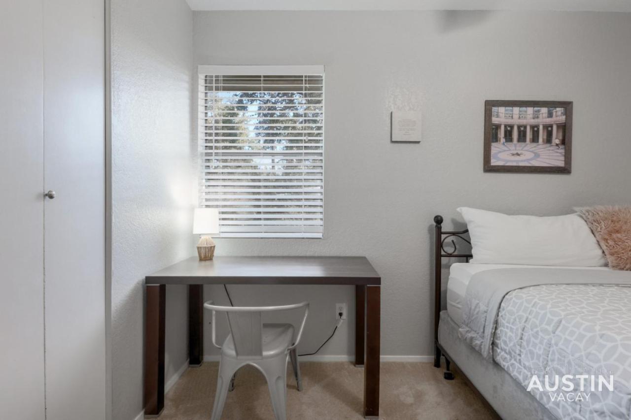 2 Miles To Dt Updated Pet-friendly For Four Austin