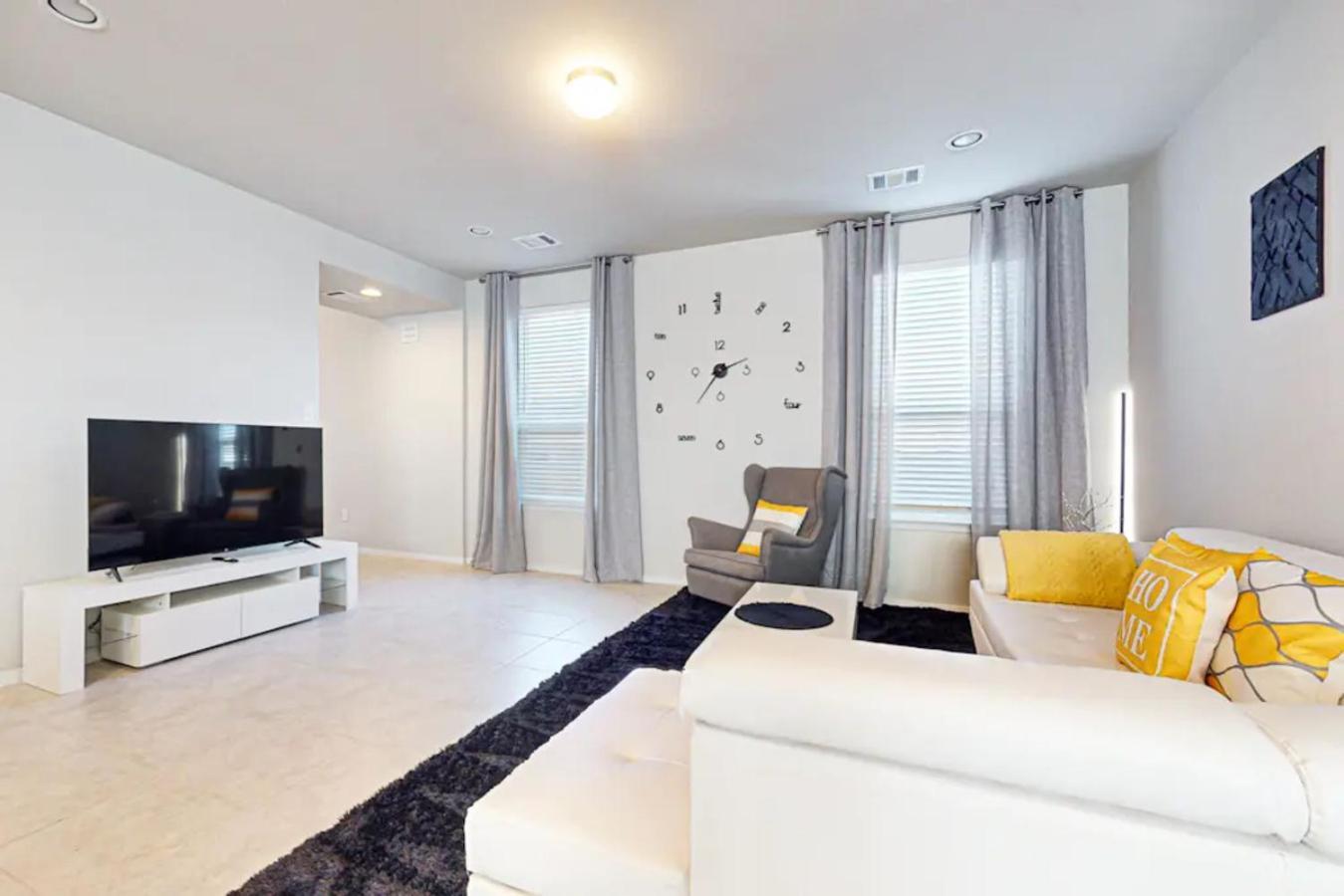 Holiday home Modern & Stylish Retreat Near Downtown- New