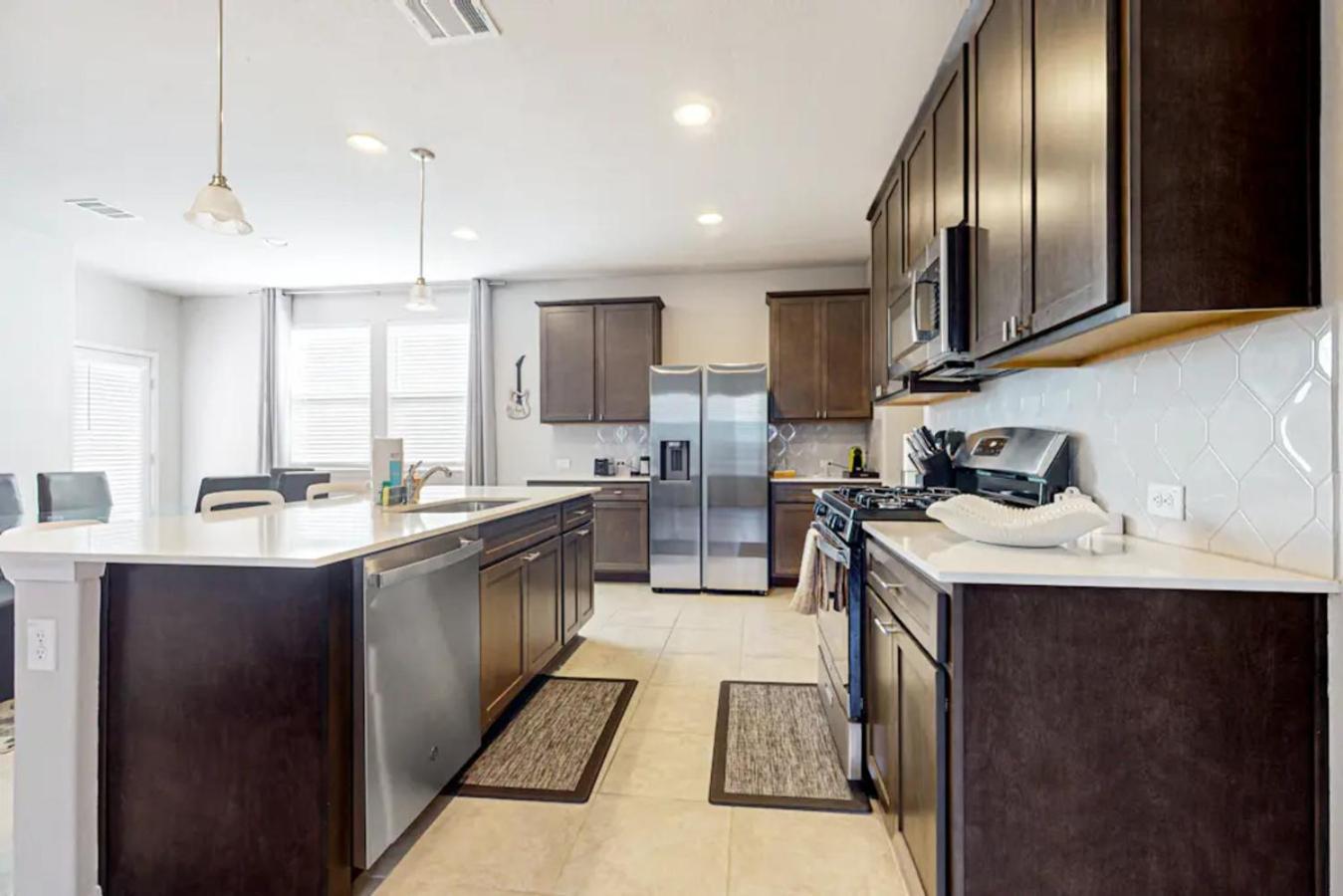 Holiday home Modern & Stylish Retreat Near Downtown- New *