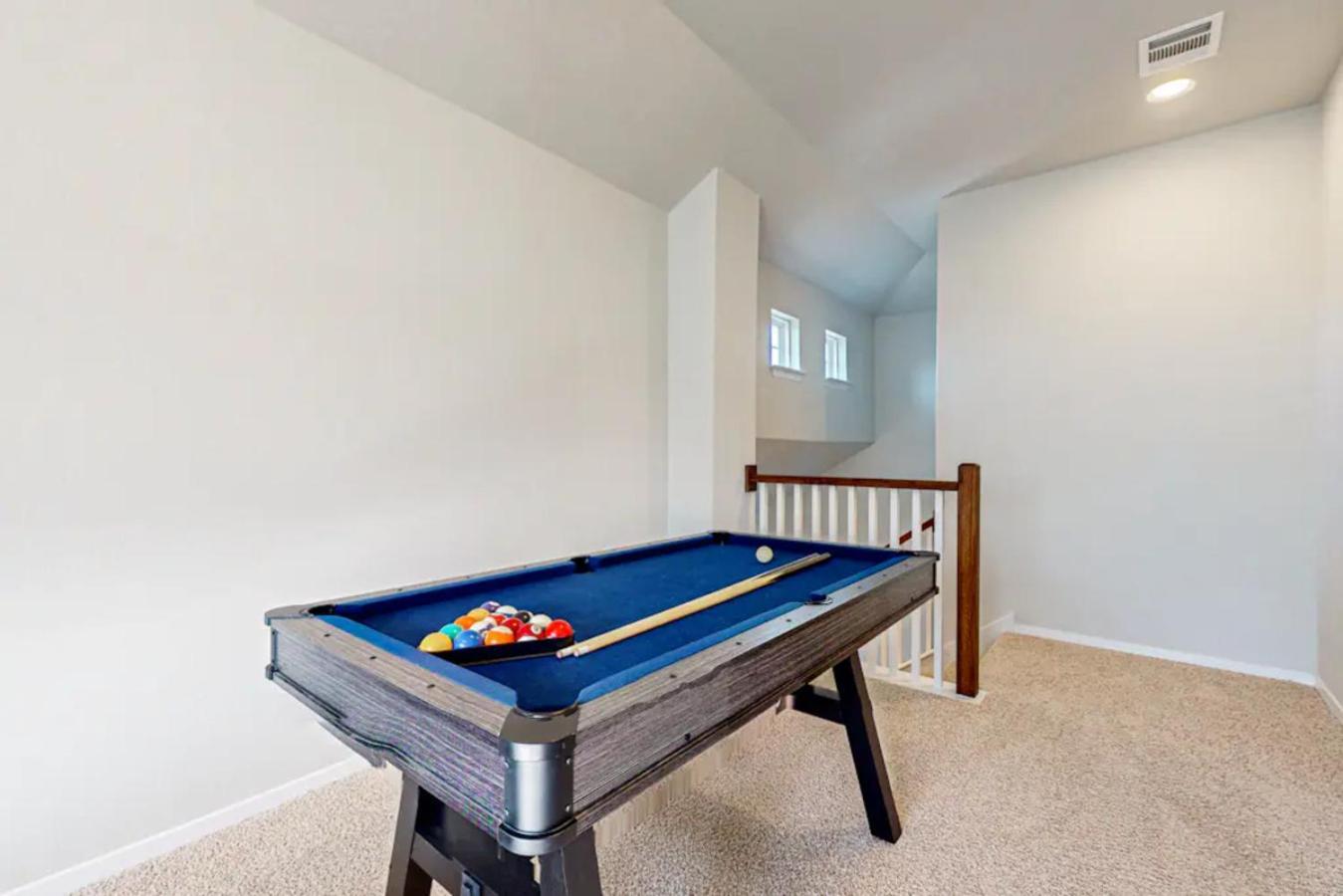 Modern & Stylish Retreat Near Downtown- New * Austin