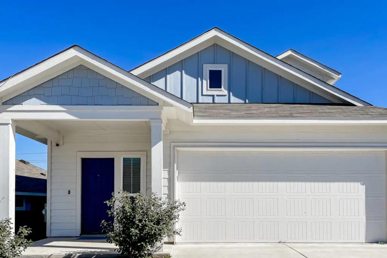 Modern & Stylish Retreat Near Downtown- New * Austin