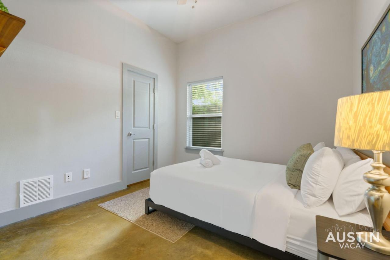 Holiday home Hot Tub Hideaway An Incredible Hangout Amenities Austin