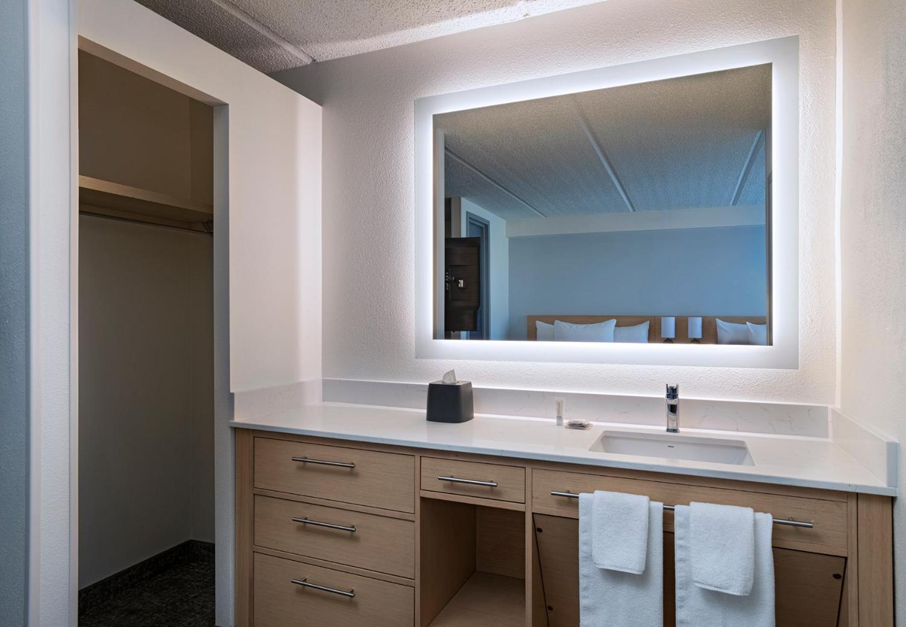 Hotel Hyatt Place Arboretum 3*