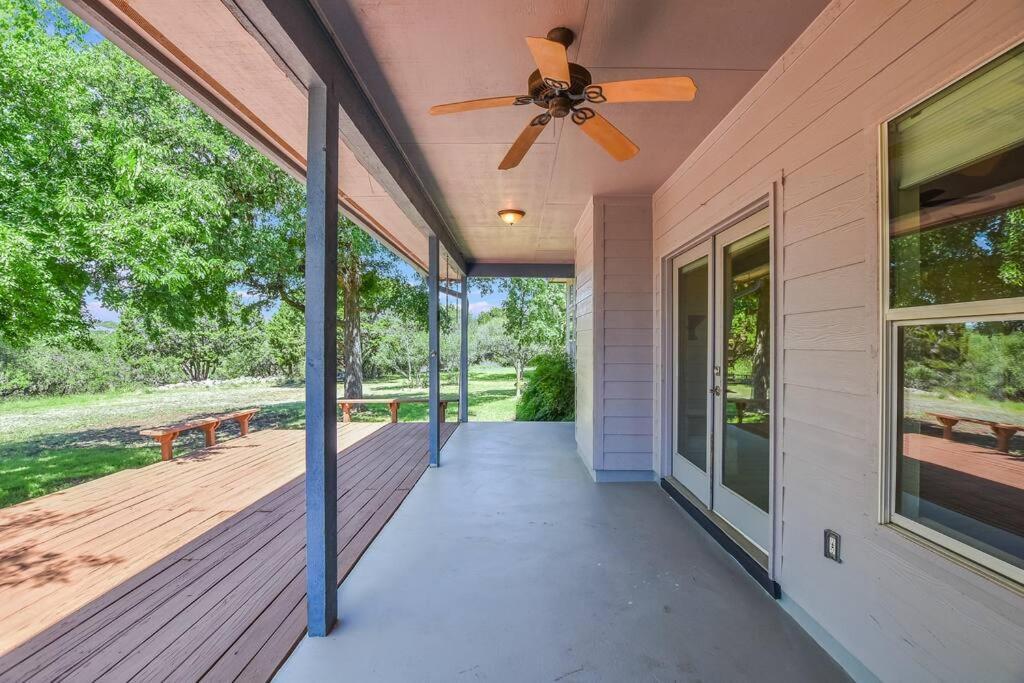 New Listing! 4 Bdrm Hill Country With Pool Holiday home Austin
