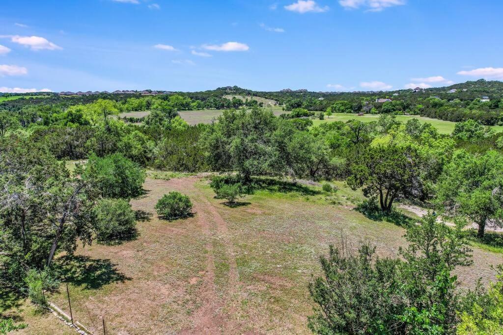 New Listing! 4 Bdrm Hill Country With Pool *