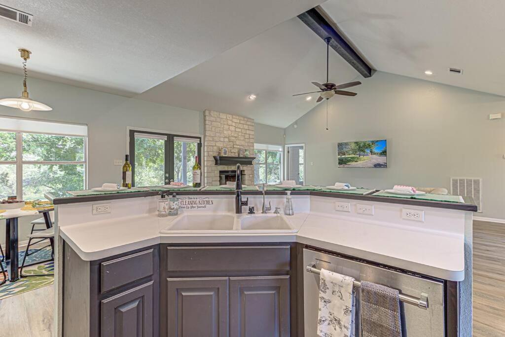New Listing! 4 Bdrm Hill Country With Pool Austin