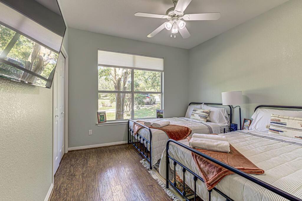 New Listing! 4 Bdrm Hill Country With Pool Holiday home