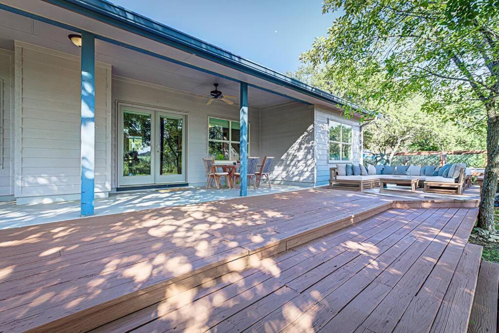 Holiday home New Listing! 4 Bdrm Hill Country With Pool *