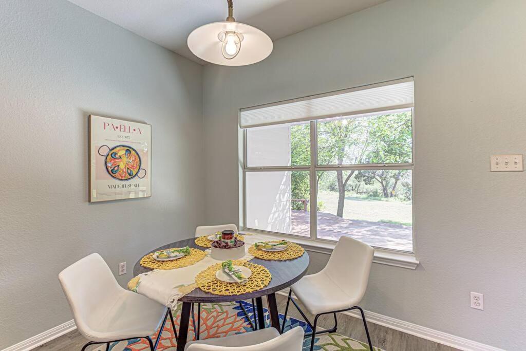 New Listing! 4 Bdrm Hill Country With Pool