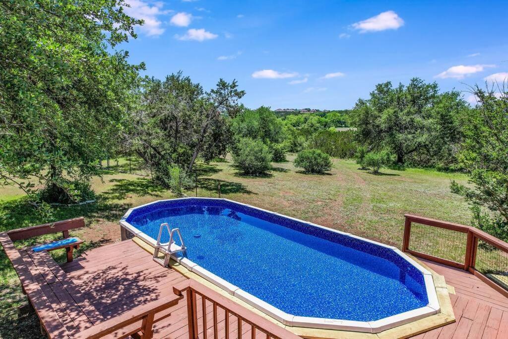 New Listing! 4 Bdrm Hill Country With Pool Holiday home