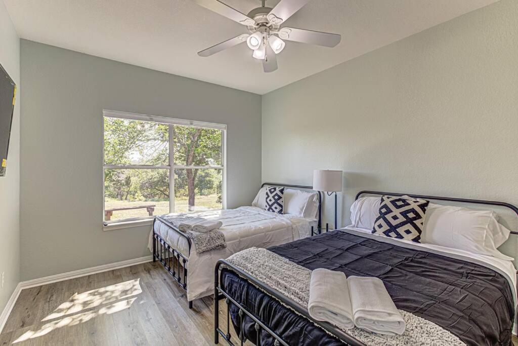Holiday home New Listing! 4 Bdrm Hill Country With Pool *