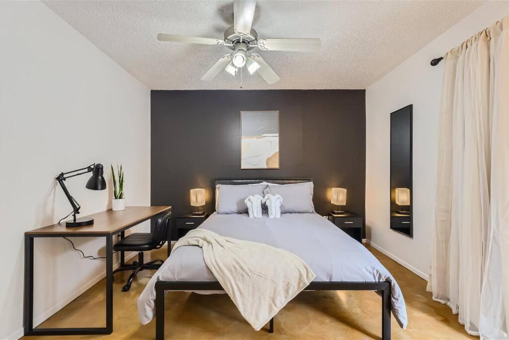 Your 2b Getaway - Walk Dtwn - Sleeps 6 - Pool And Prkg *