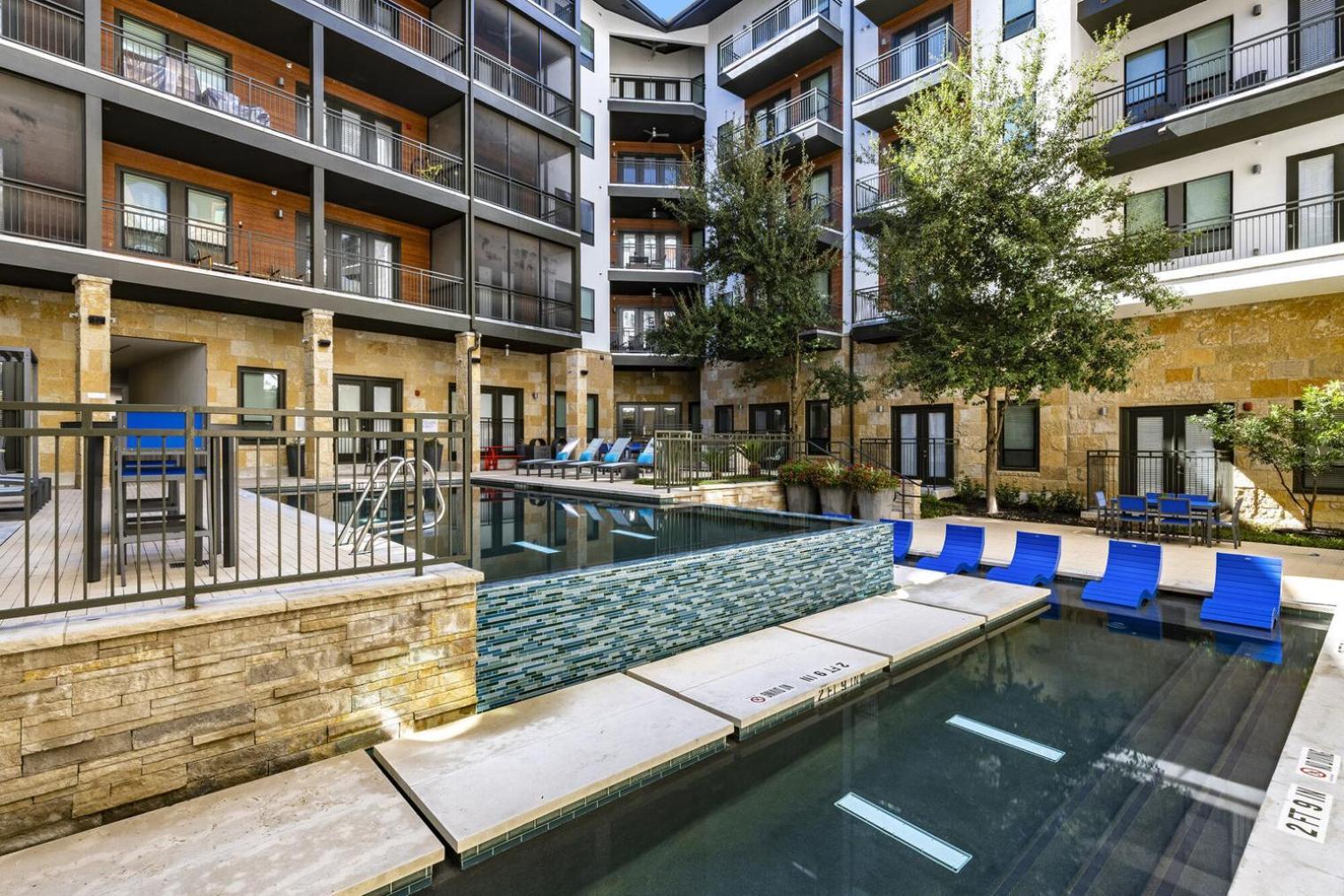 Domain 2br W Gym Pool Wd Nr Q2 Stadium Atx-47
