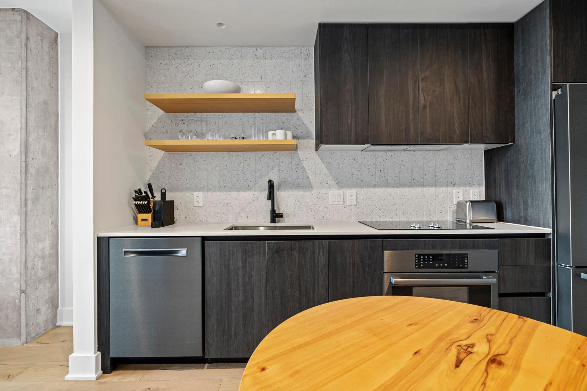 Modern 1br On Rainey St - Pool & Views