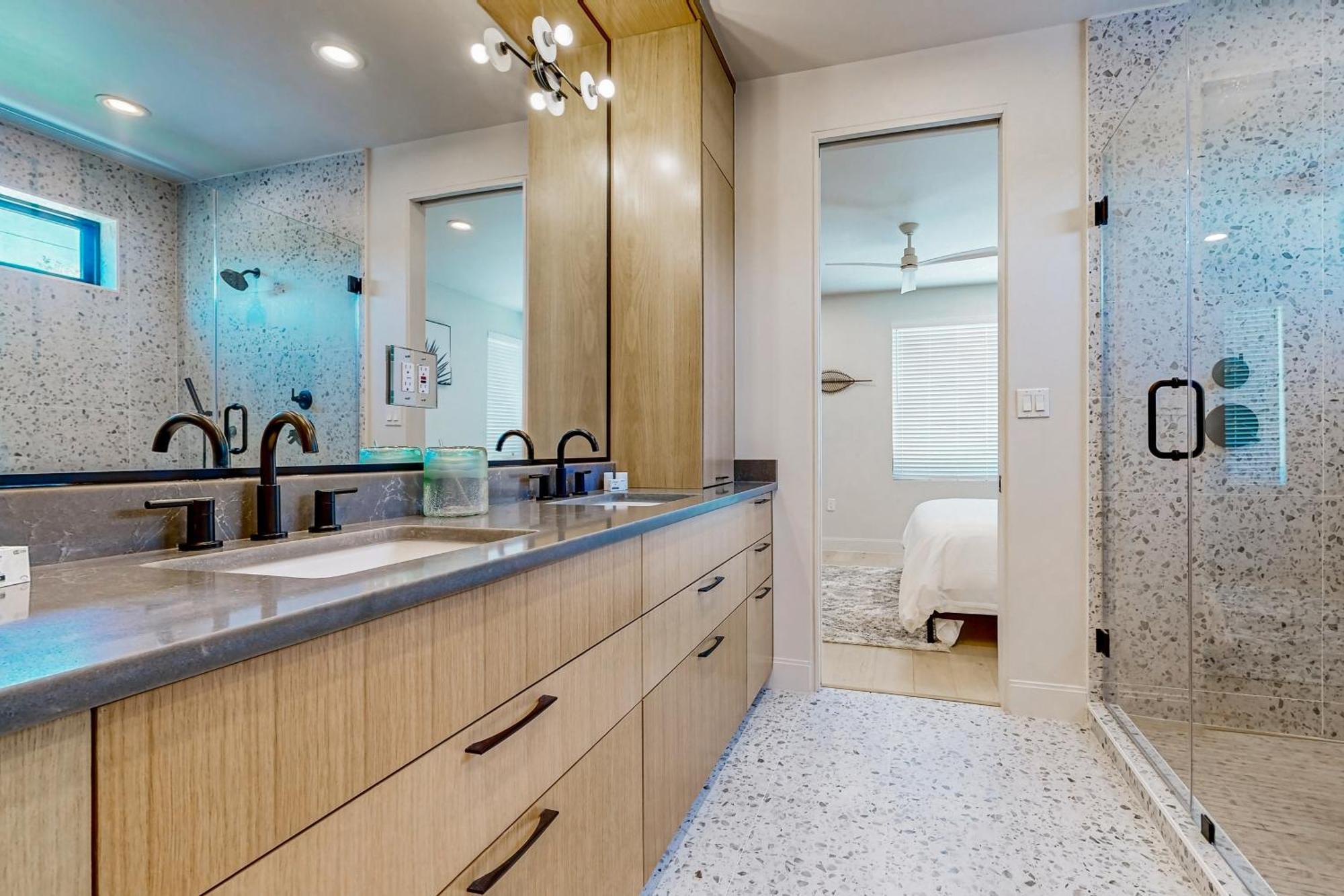 The Isabelle's - Units A & B Holiday home Austin