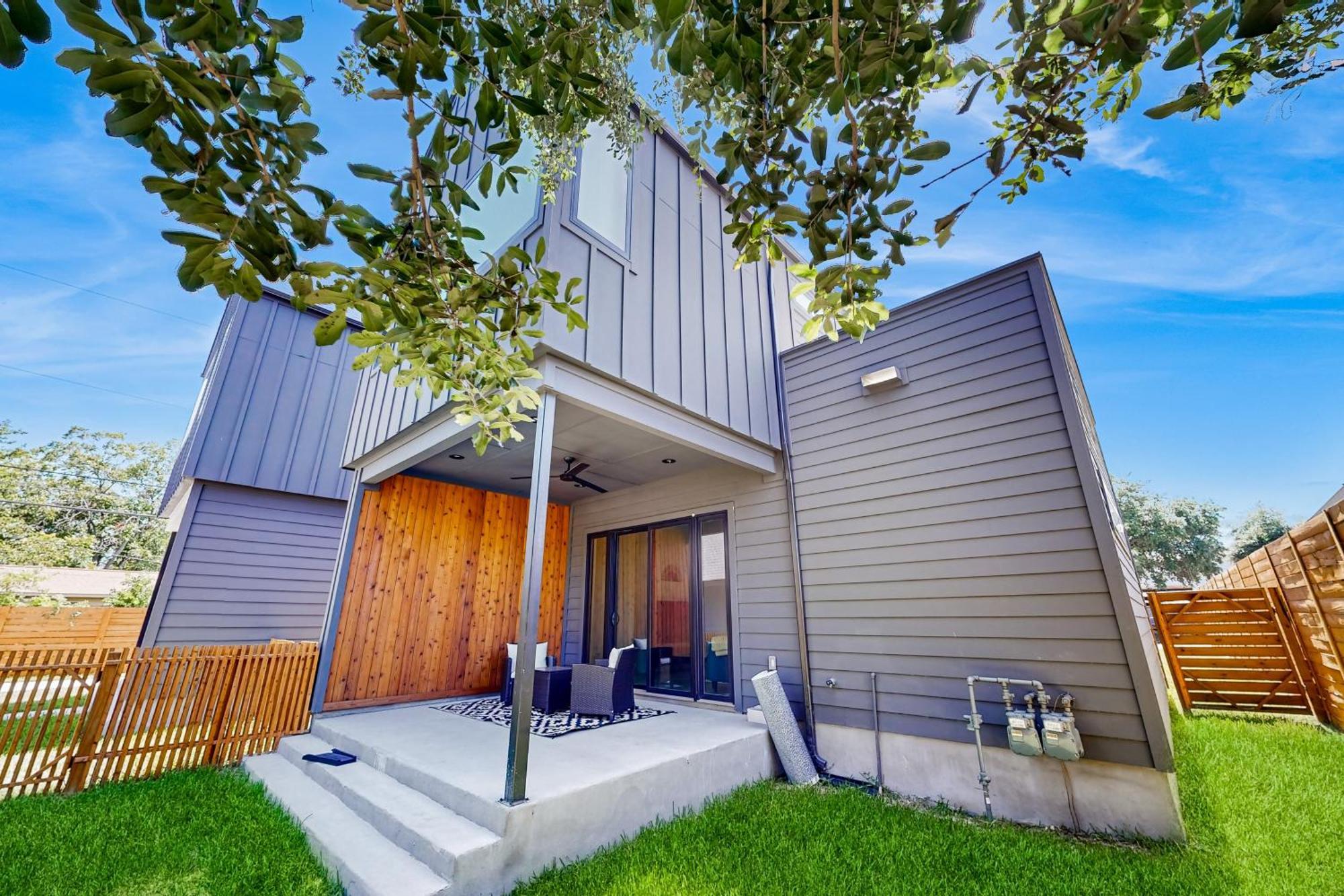 The Isabelle's - Units A & B Holiday home Austin