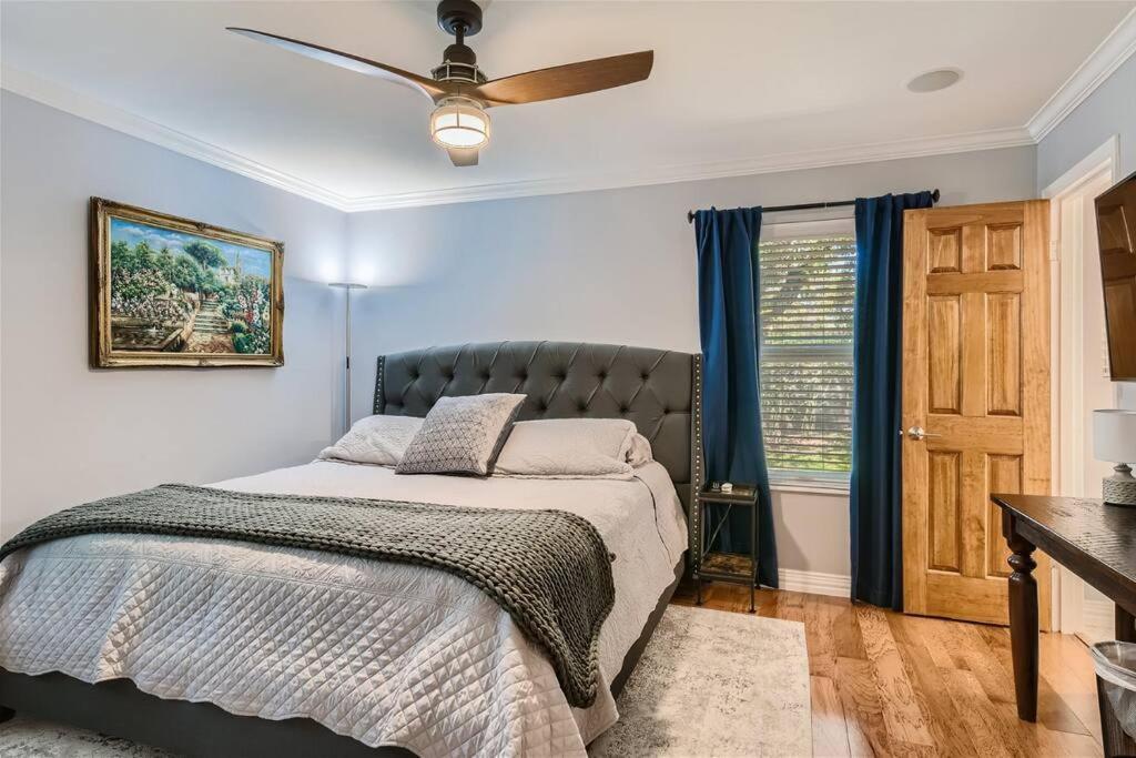 Holiday home Charming 3 Bedroom With Easy Access To Dt Domain And Arboretum