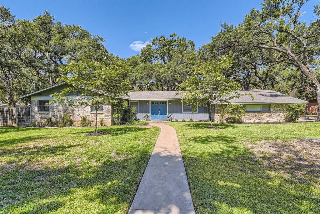 Charming 3 Bedroom With Easy Access To Dt Domain And Arboretum Holiday home Austin