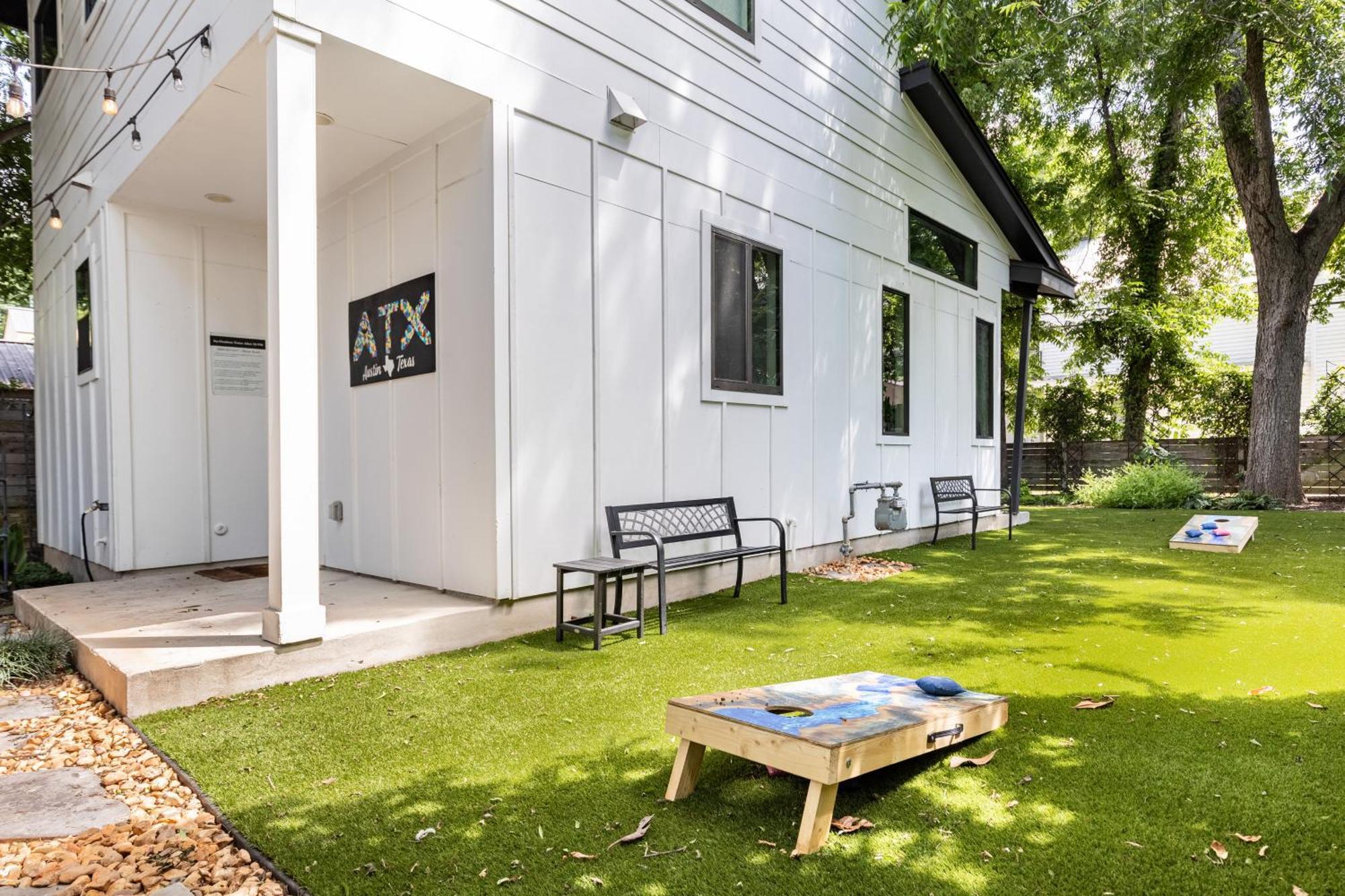 Downtown Mini Mansion - Walk To Rainey Austin