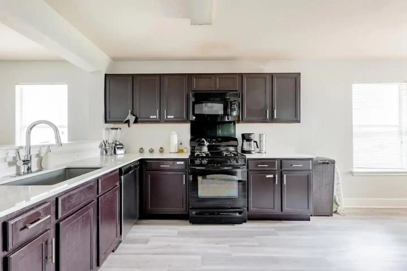 Serenity Near Downtown & Airport Holiday home *
