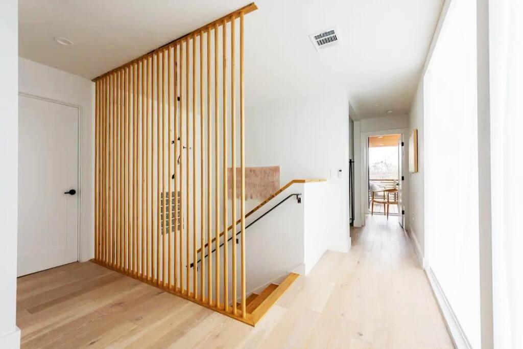 Rooftop Deck, Dt Views, Modern Eastside Oasis * Austin