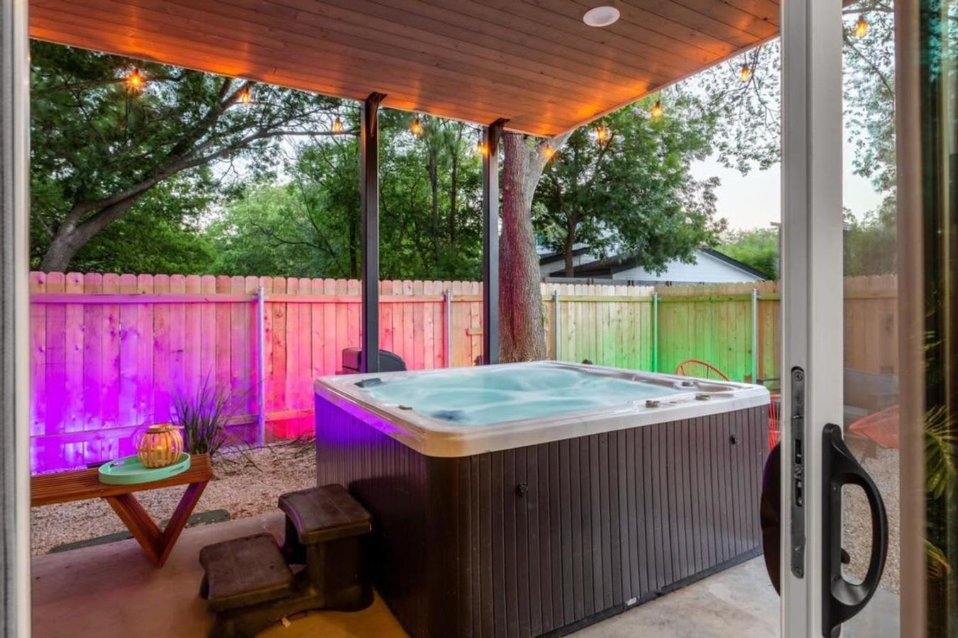 Two-house Private 10br Compound - Dt 6 Min Drive *