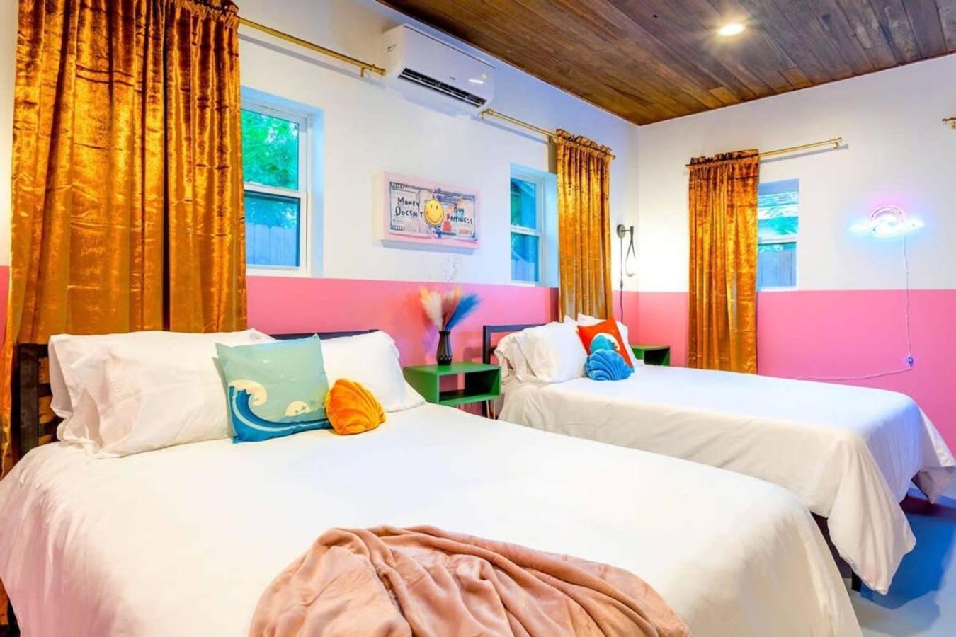 Hot Tub Club - Rainey Street - 6 Min Walk Holiday home *