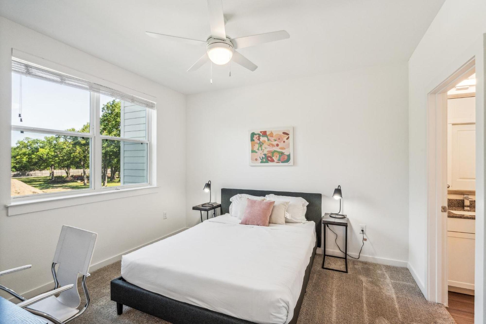 Spectra Parks 8206, Modern 2br * Austin