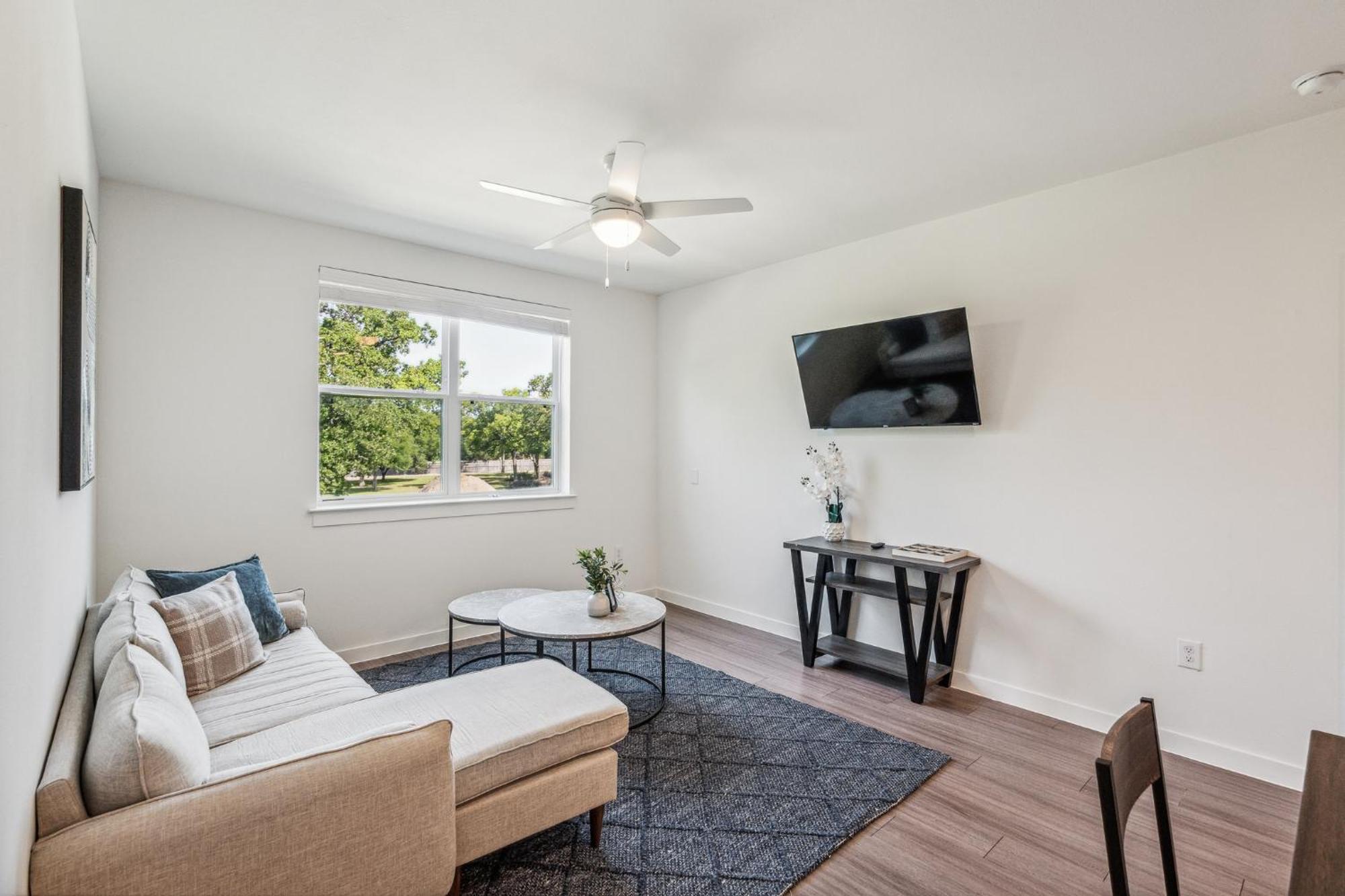 Spectra Parks 8206, Modern 2br Apartment *