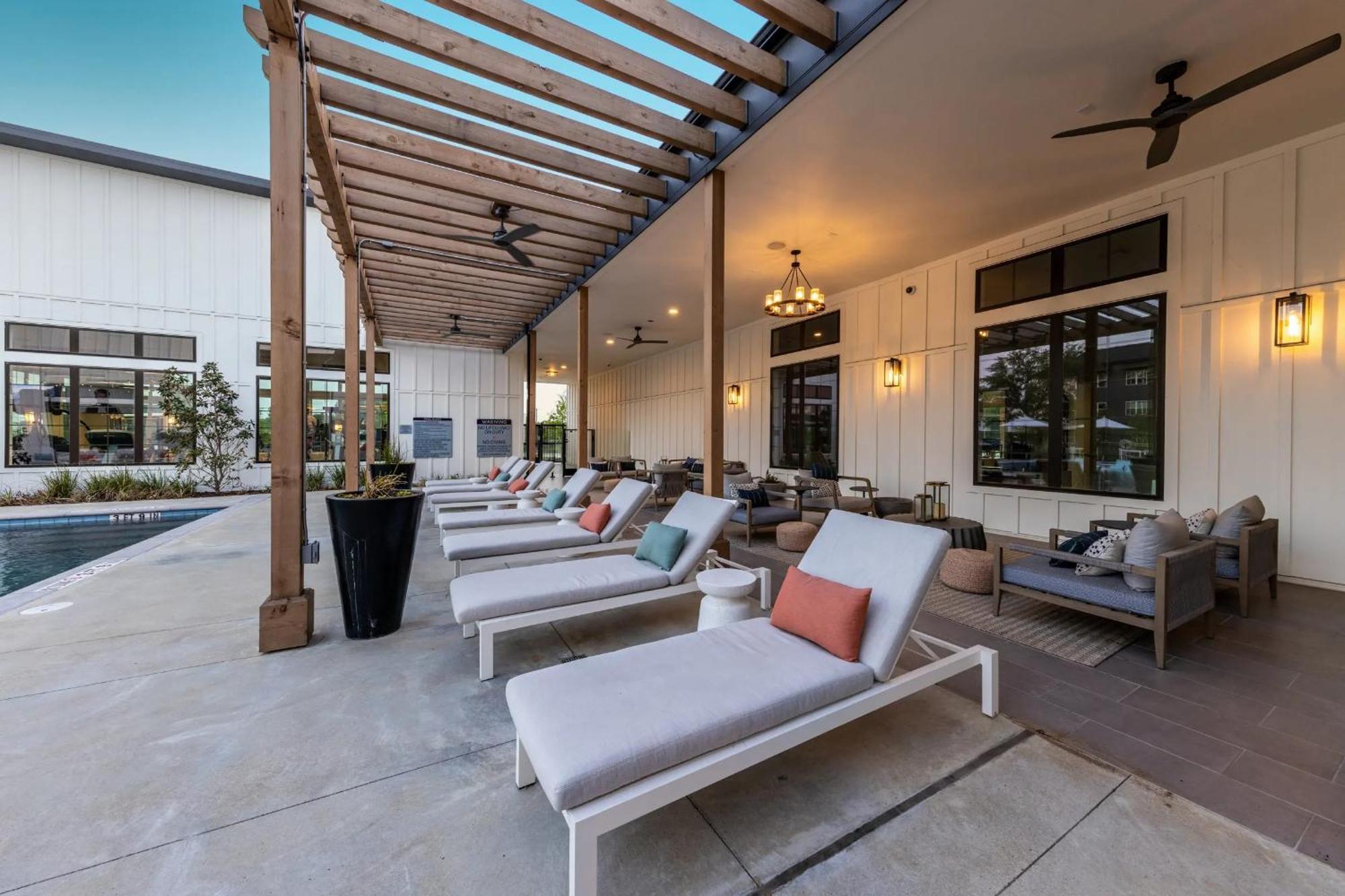 Spectra Parks 8206, Modern 2br Austin
