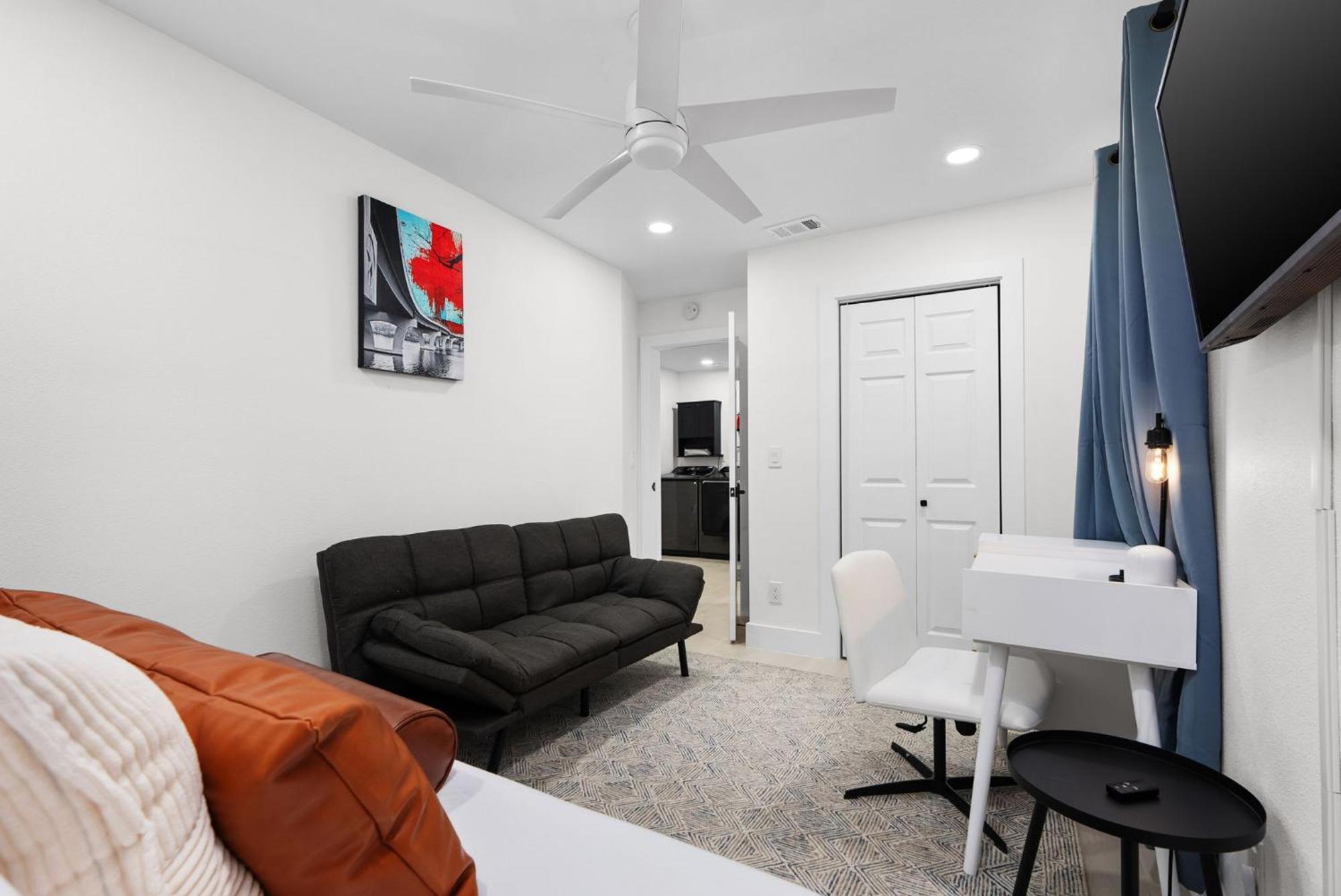 Modern 4br House 10 Minutes To Downtown
