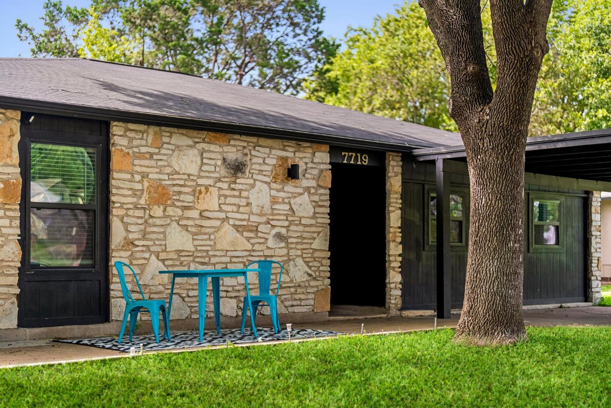 Modern 4br House 10 Minutes To Downtown Holiday home *