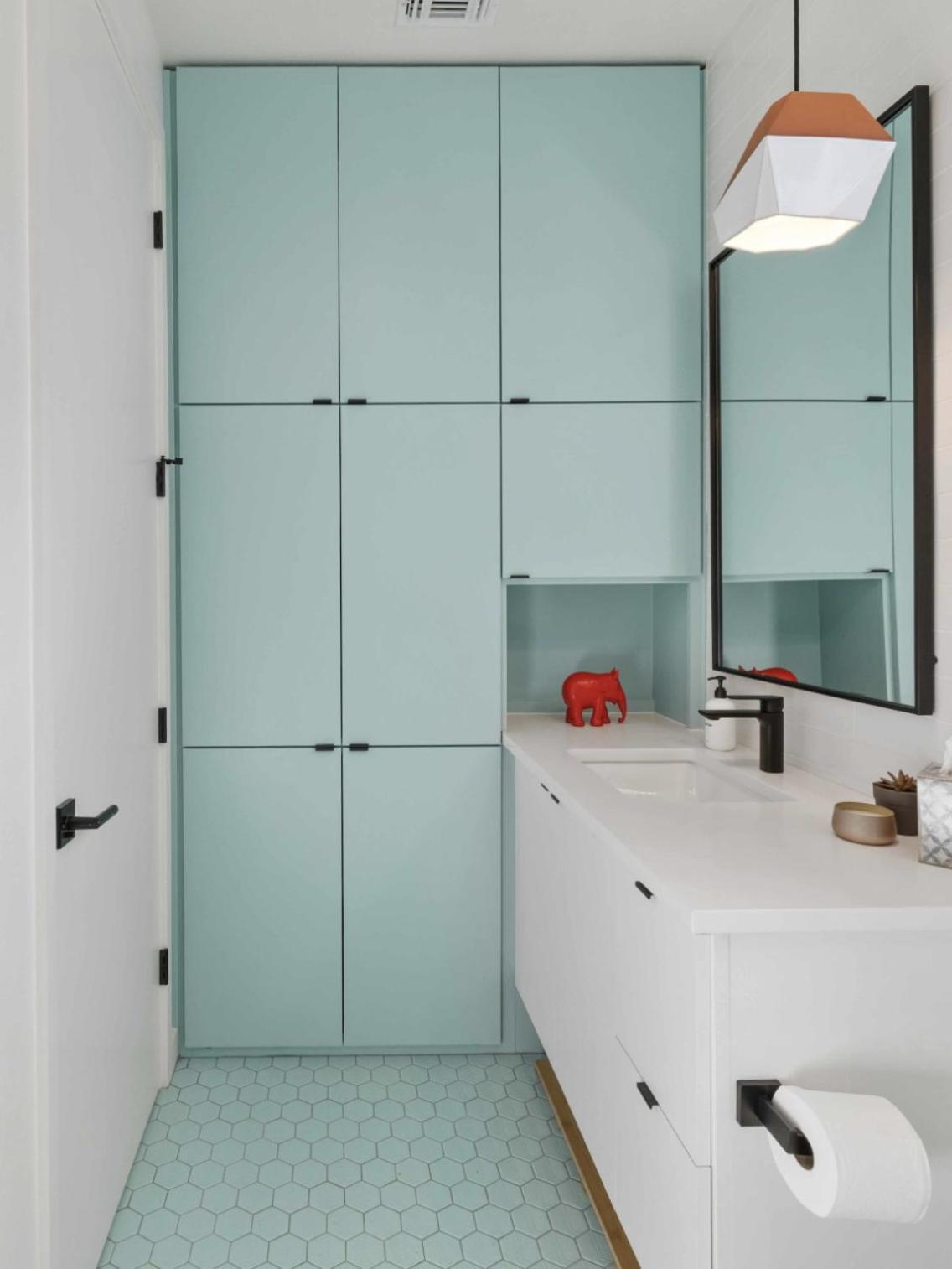 East Flair With Hot Tub - Brass! * Austin