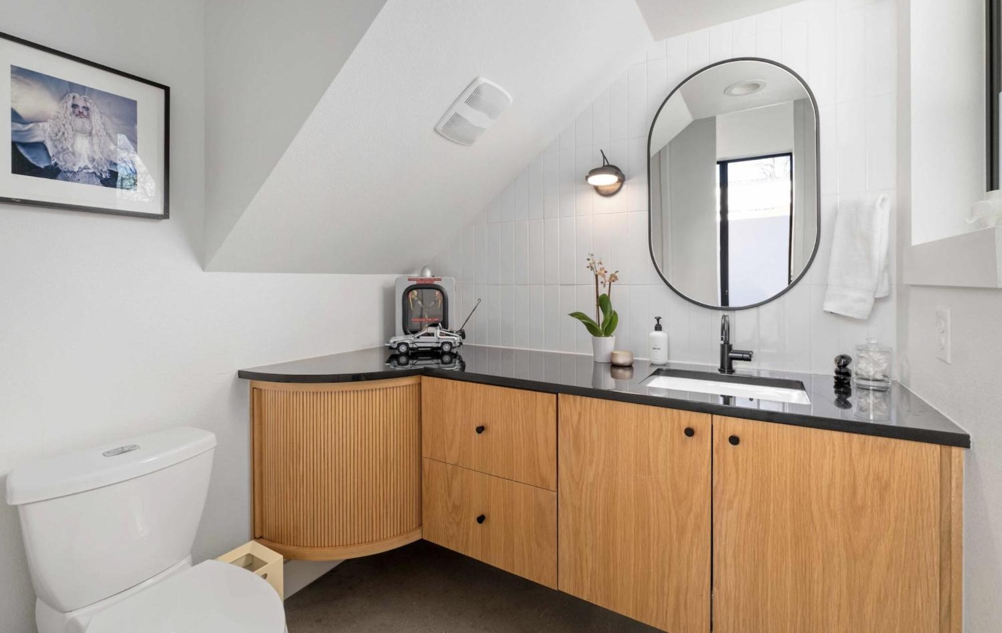 Holiday home East Flair With Hot Tub - Brass! *