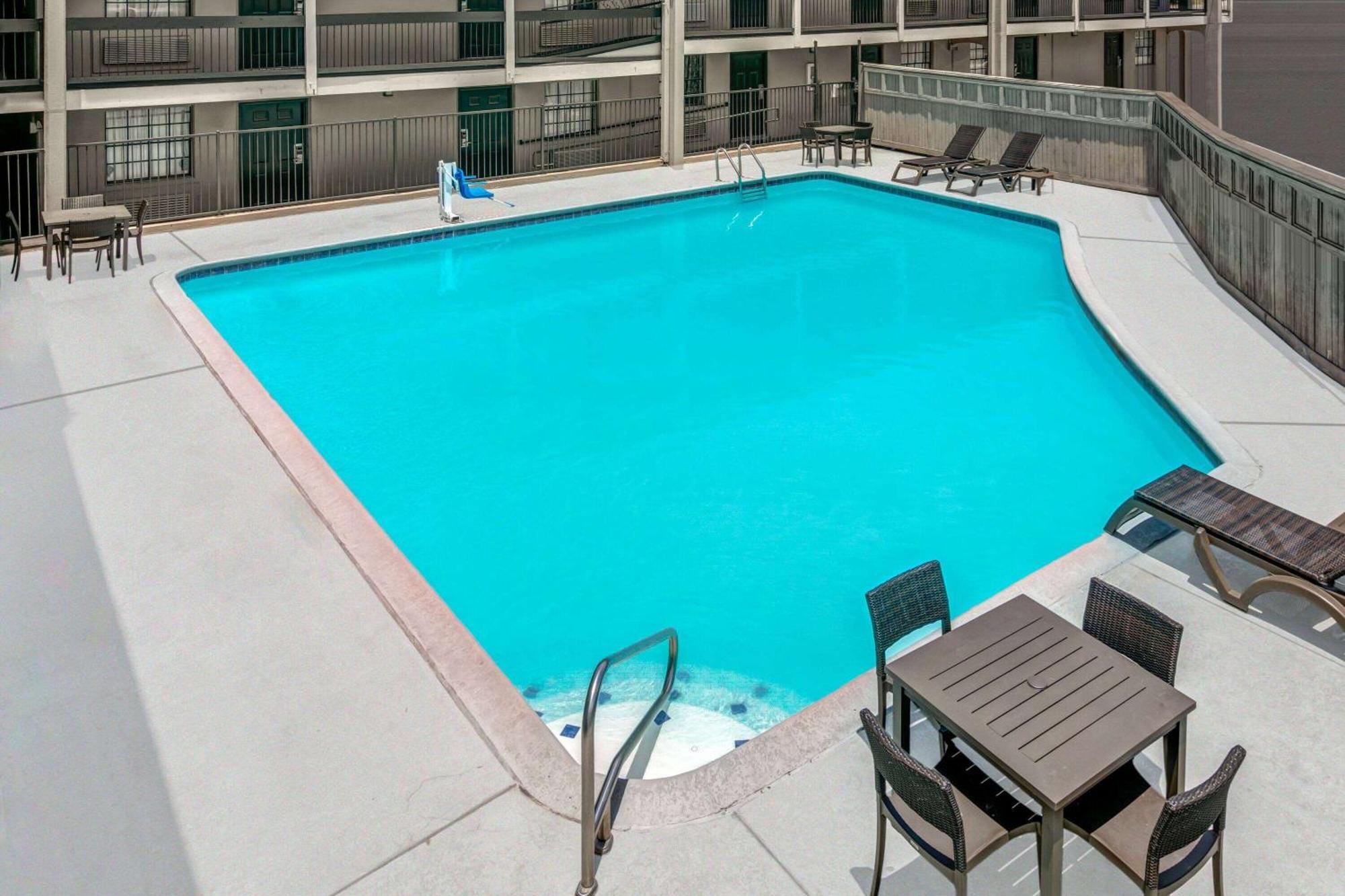 Baymont By Wyndham Area 3*
